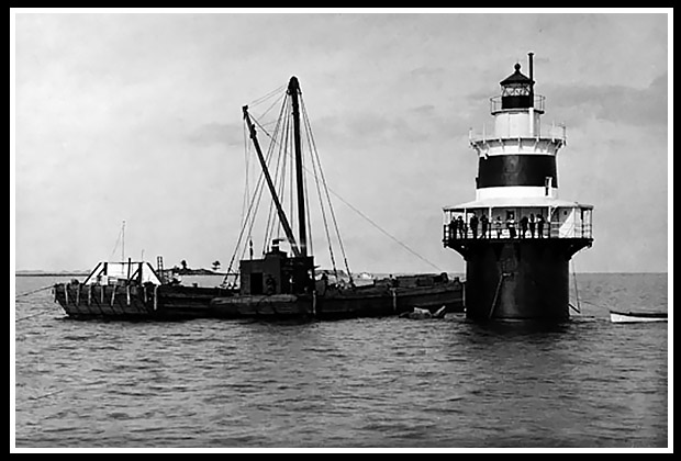Early image Peck Ledge light in 1906