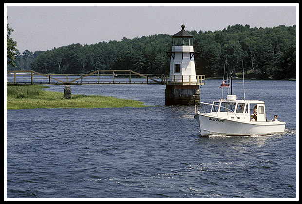early Doubling Point lighthouse river view